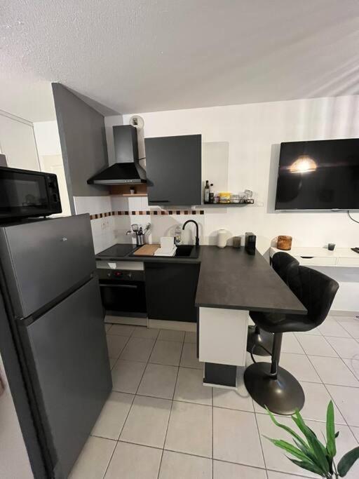Joli Appart / Parking / Clim / Wifi Montpellier Exteriör bild