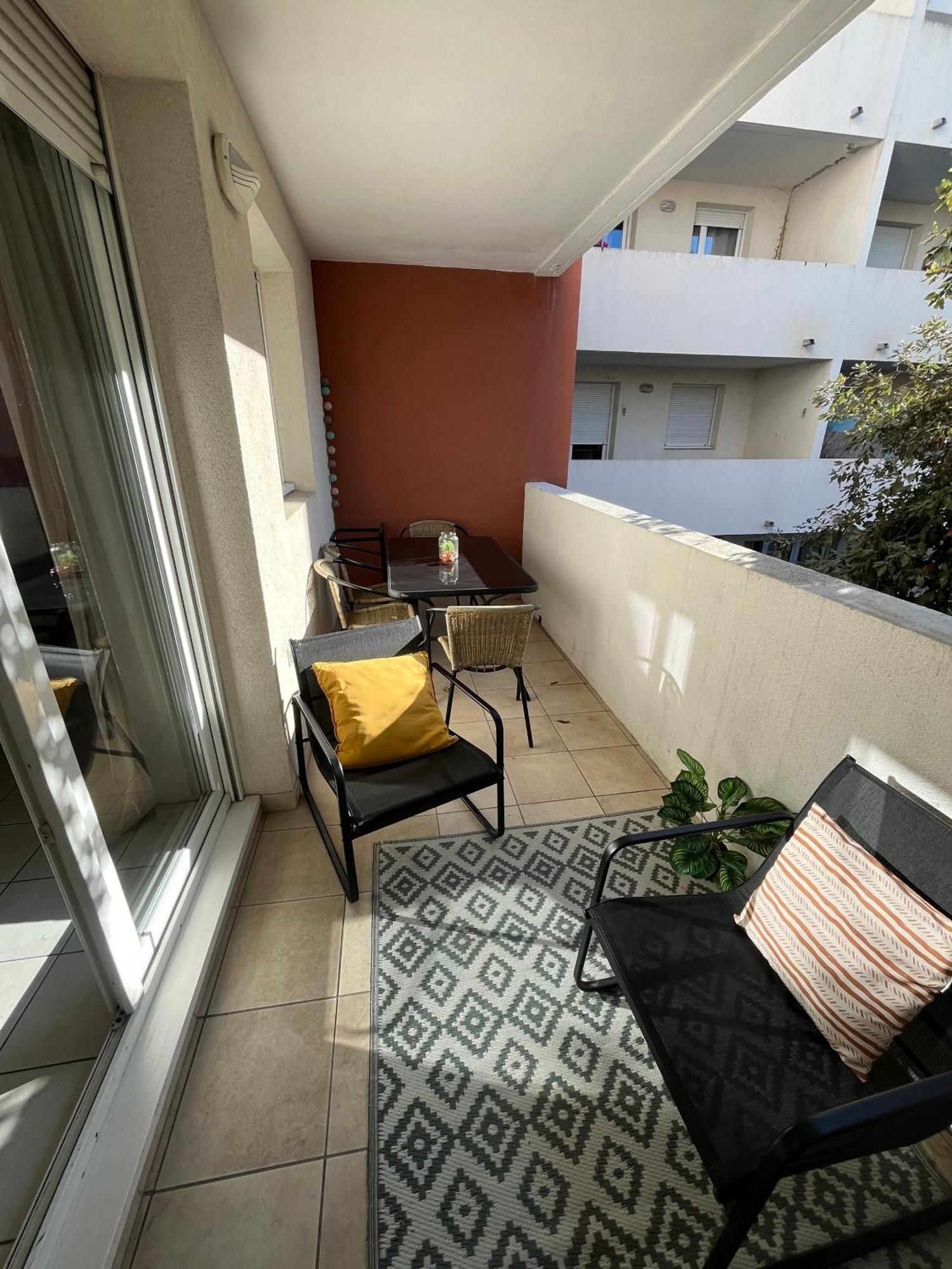 Joli Appart / Parking / Clim / Wifi Montpellier Exteriör bild